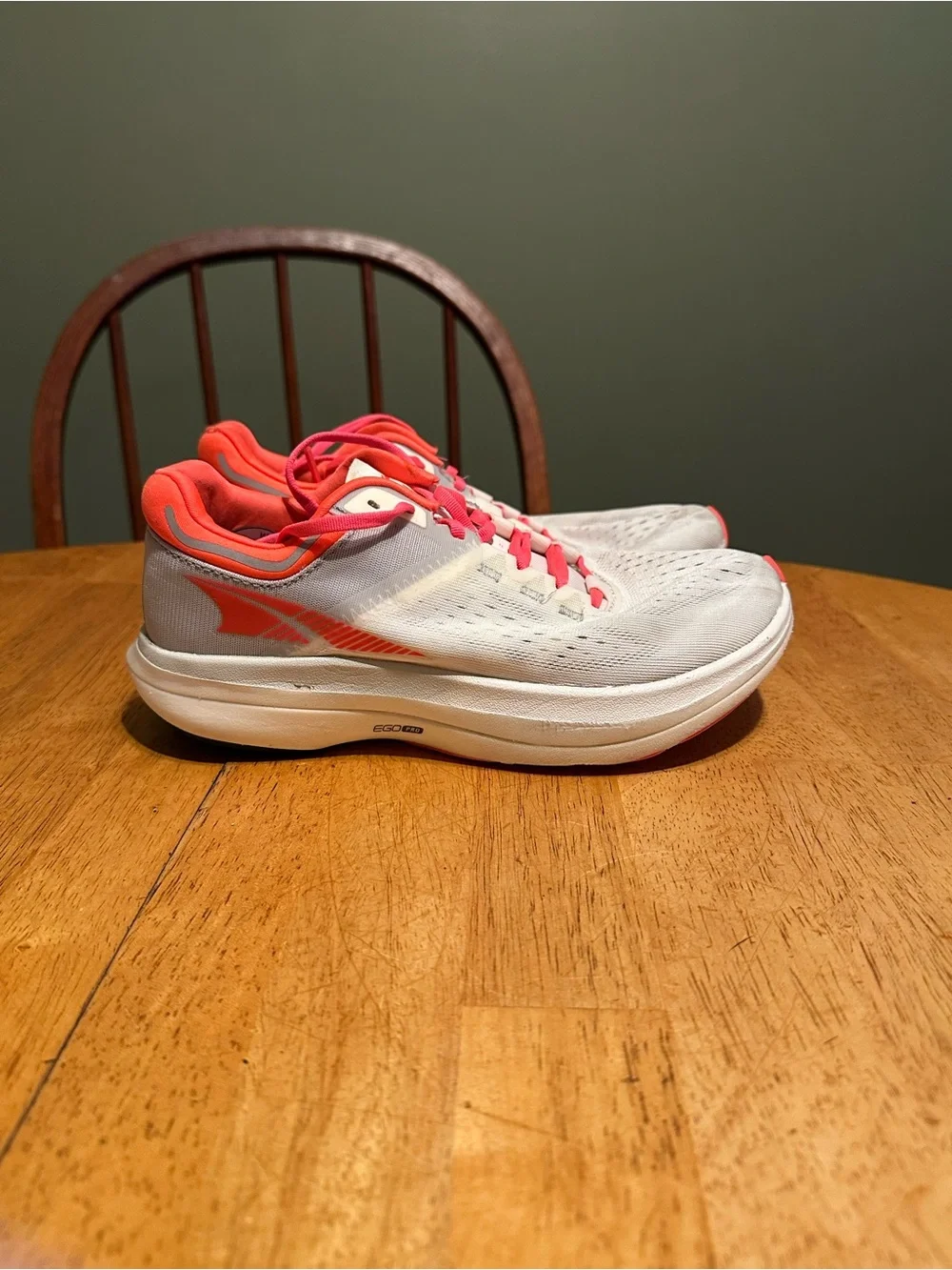 Altra Vanish Tempo Shoes Womens Size 7 White Coral Running Sneakers ALOA7R7F161